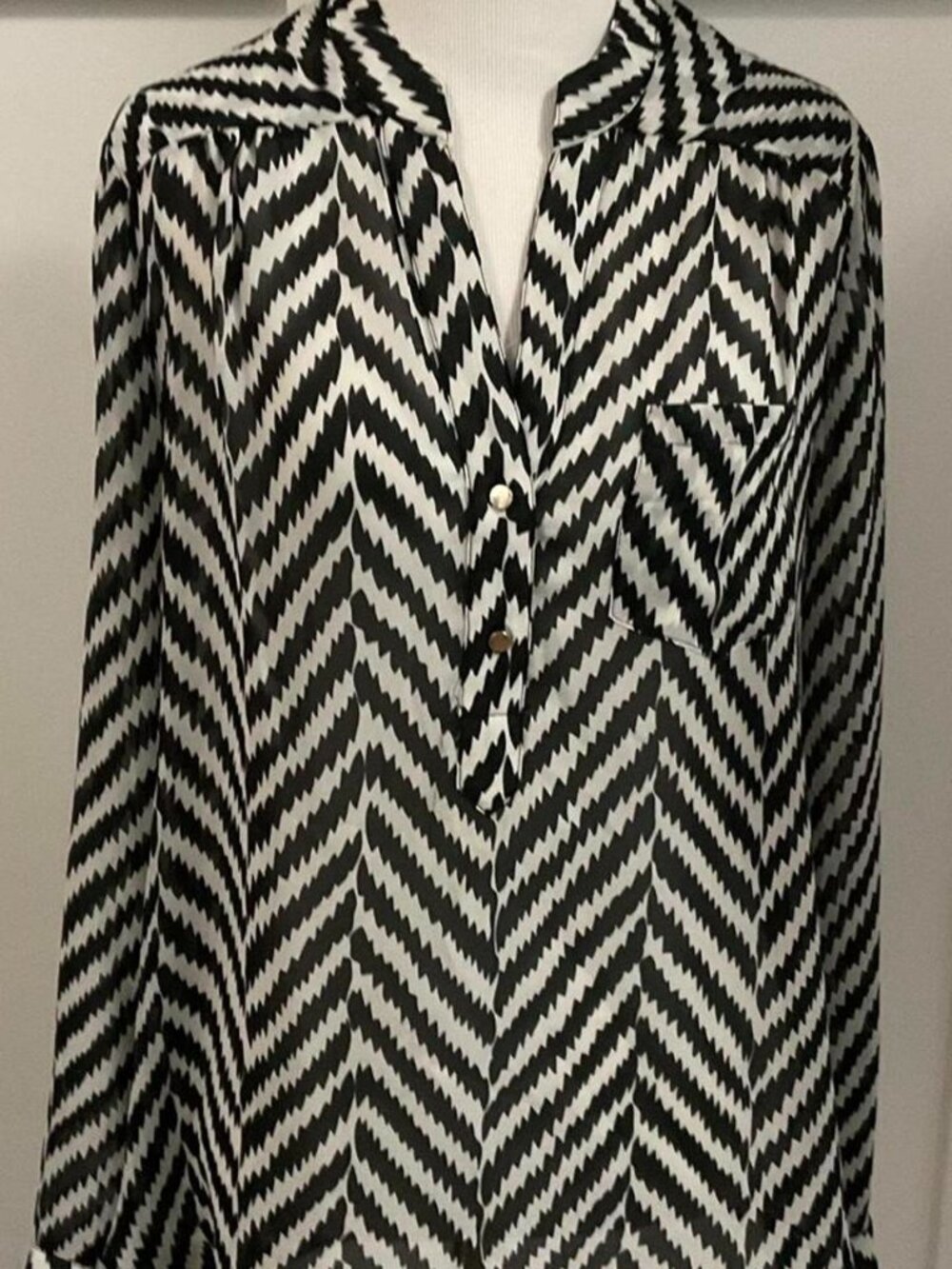 Women's Black & White Chevron Print Tunic Blouse,Long Sleeve,Size Small,Like New